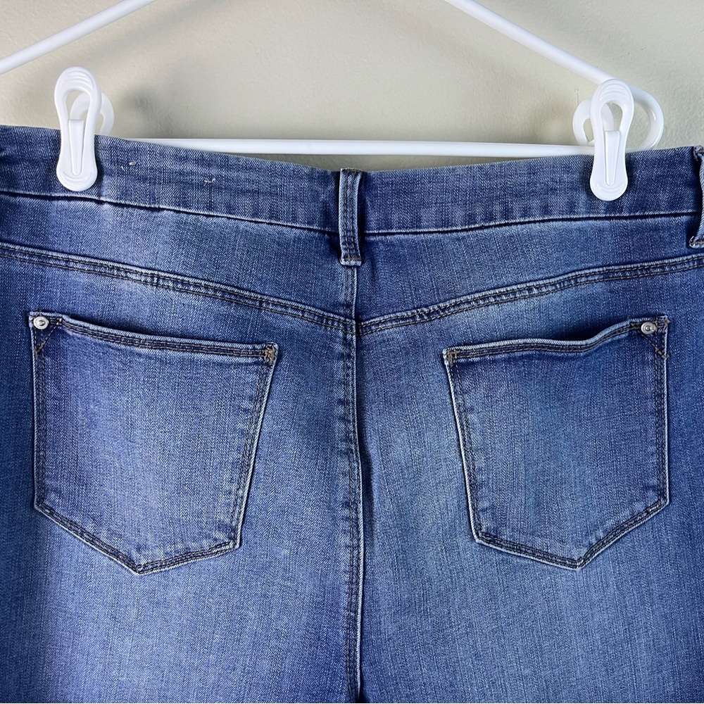 NWT Chico’s 2.5 So Slimming Girlfriend Slim Leg Crop Jeans with Rope Trim - Picture 6 of 10